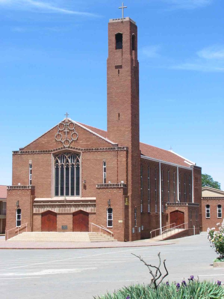 GAU-KRUGERSDORP-Holy-Rosary-Roman-Catholic-Church_1