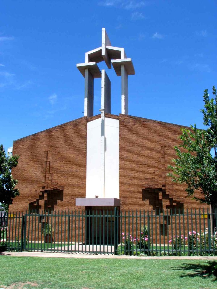 GAU-KRUGERSDORP-Krugersdorp-Wes-Gereformeerde-Kerk_2