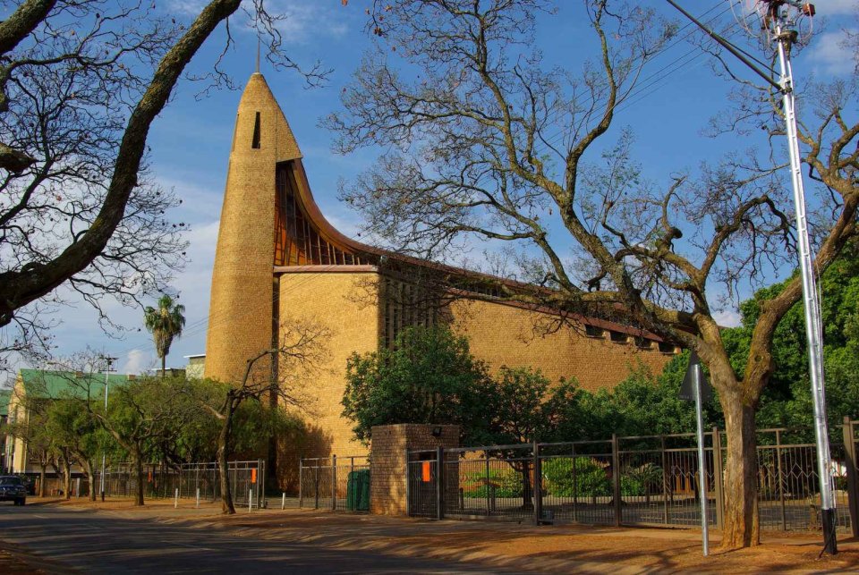 GAU-PRETORIA-Universiteitsoord-Nederduitse-Gereformeerde-Kerk_01