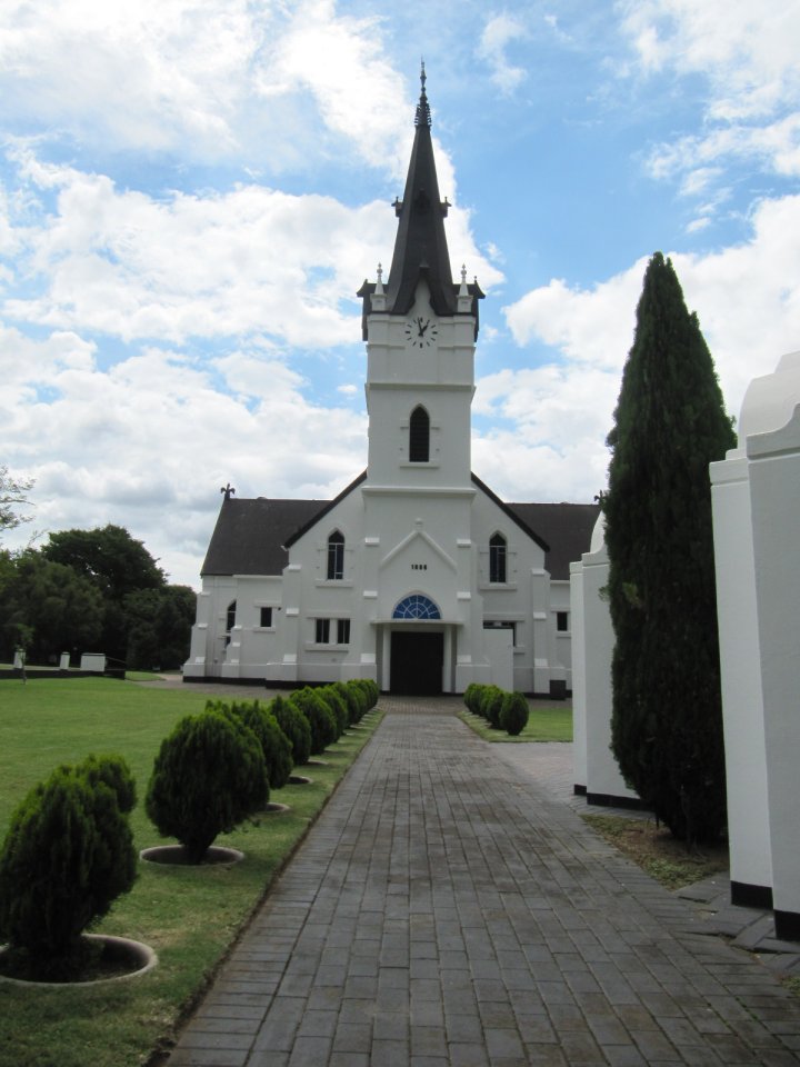 LIM-NYLSTROOM.MODIMOLLE-Ned.Geref.Kerk-Waterberg-2006 (18)