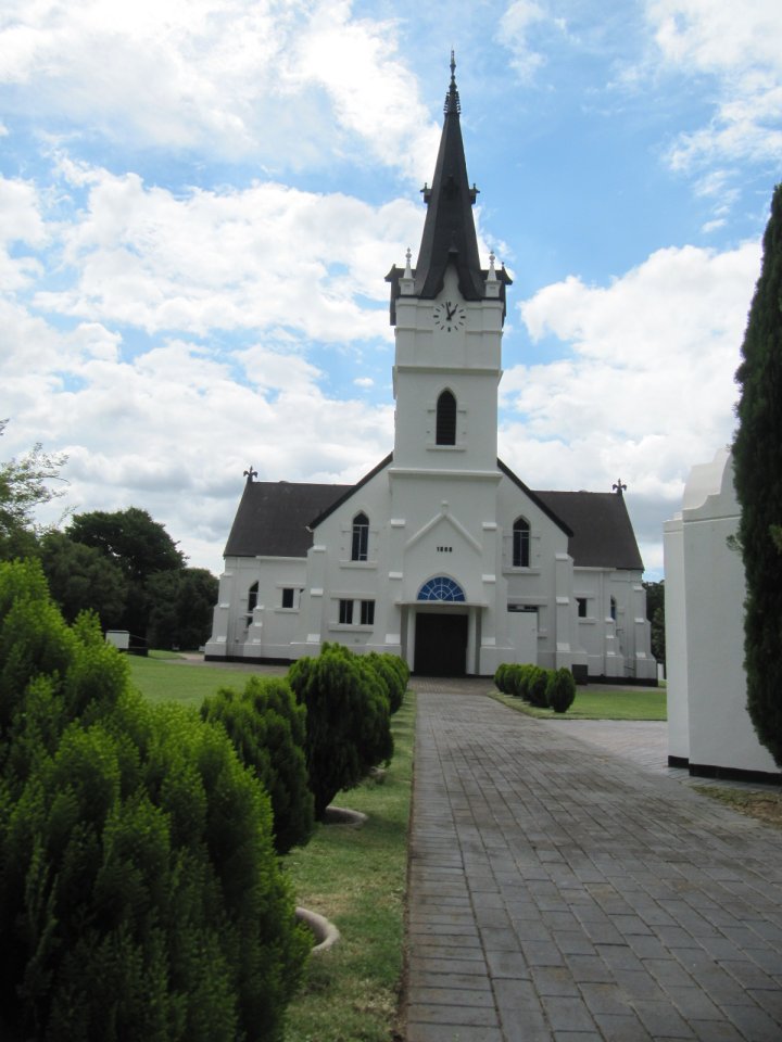 LIM-NYLSTROOM.MODIMOLLE-Ned.Geref.Kerk-Waterberg-2006 (19)