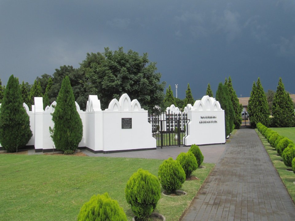 LIM-NYLSTROOM.MODIMOLLE-Ned.Geref.Kerk-Waterberg-2006 (9)