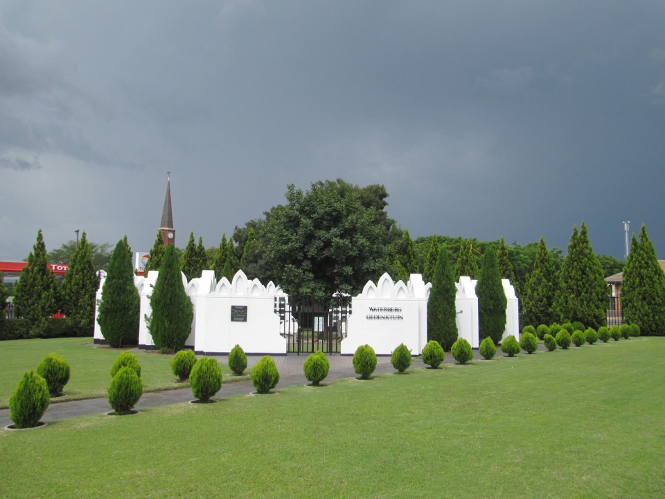 LIM-NYLSTROOM.MODIMOLLE-Ned.Geref.Kerk-Waterberg-2006 (6)