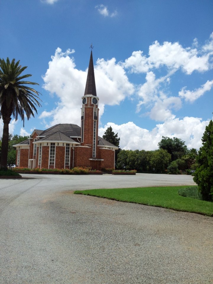 NW-BIESIESVLEI-Nederduitse-Gereformeerde-Kerk_01