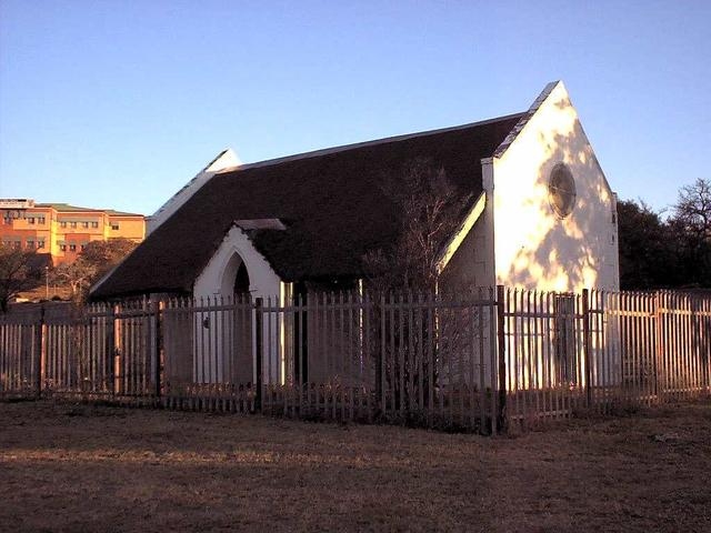 NW-RUSTENBURG-Anglican-Church-monument_01