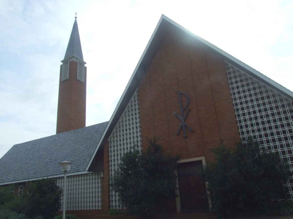 NW-RUSTENBURG-Kroondal-Neue-Lutherische-Kirche_02