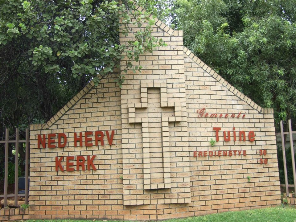 NW-RUSTENBURG-Tuine-Nederduitsch-Hervormde-Kerk_04