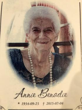 BENADIE-Anna-Elizabeth-Nn-Annie-née-Bezuidenhout-1934-2015-F