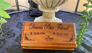 FRIEND-Dennis-1944-2020-M_2