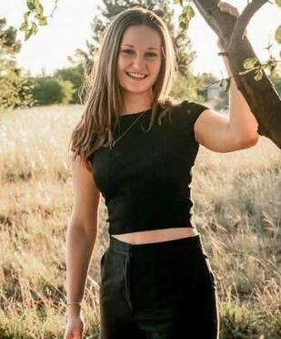 GROVÉ-Jana-2004-2025-F_01