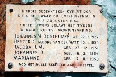 OOSTHUIZEN-Hester-C-nee-VanDerWatt-1930-1964-BlyvooruitzightSinkhole-F