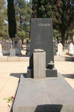 STRIJDOM-Johannes-Gerhardus-Nn-Hans-1893-1958-EersteMinister-M_13