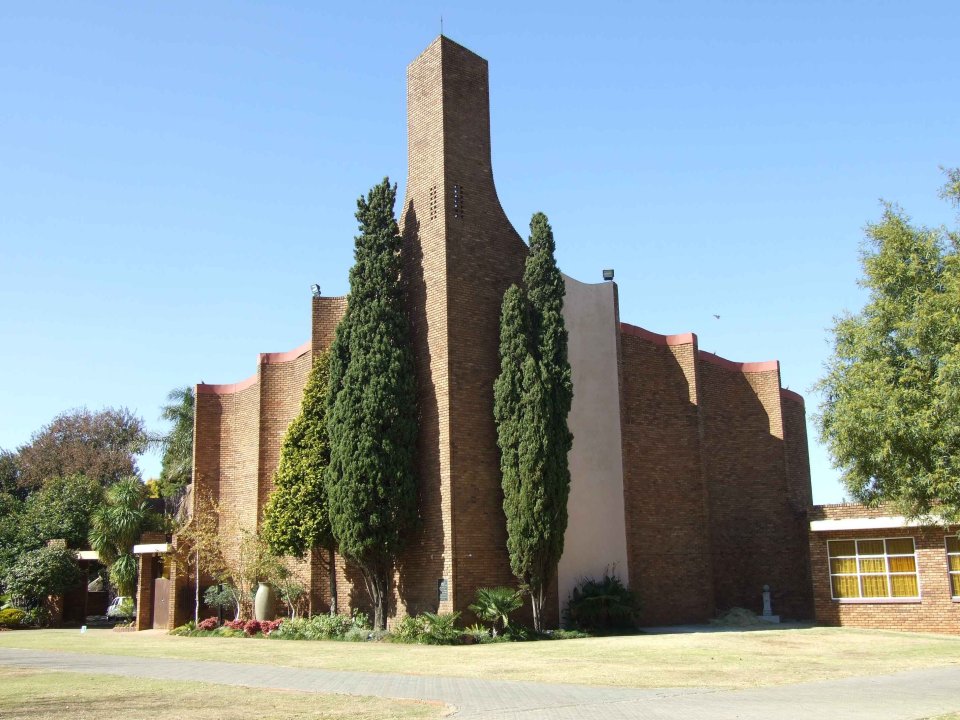 GAU-BRAKPAN-Dalpark-Nederduitse-Gereformeerde-Kerk_02