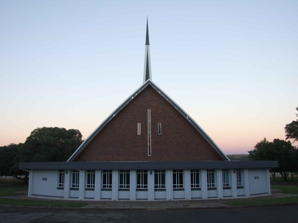 GAU-MAGALIESBURG-Nederduitse-Gereformeerde-Kerk_01