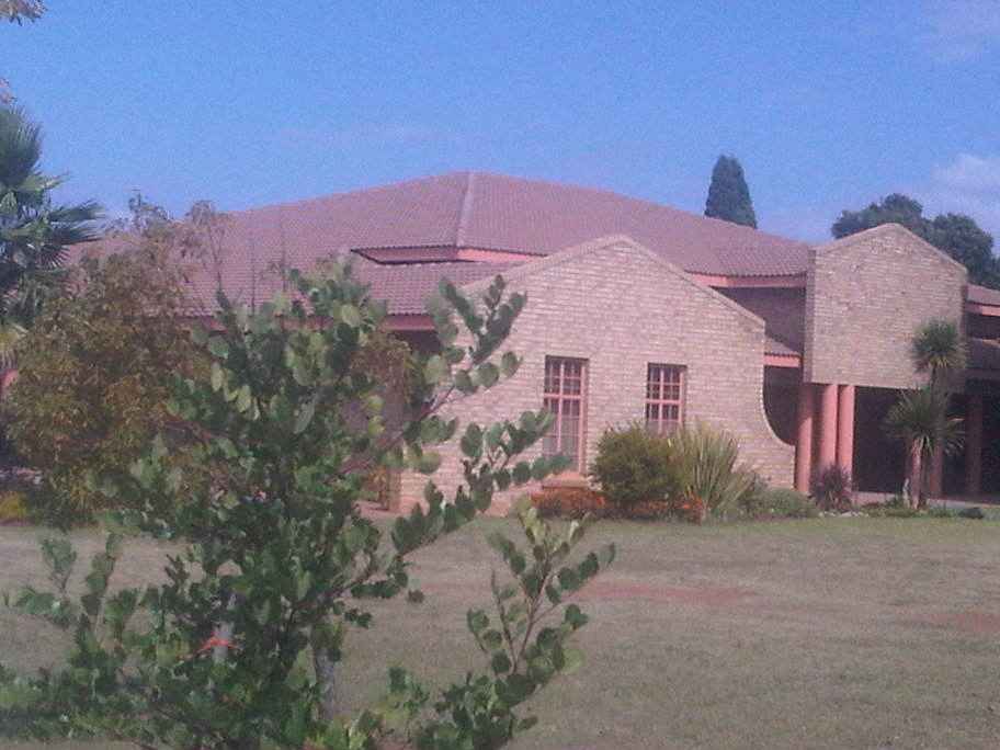 GAU-RANDFONTEIN-Afrikaanse-Protestantse-Kerk