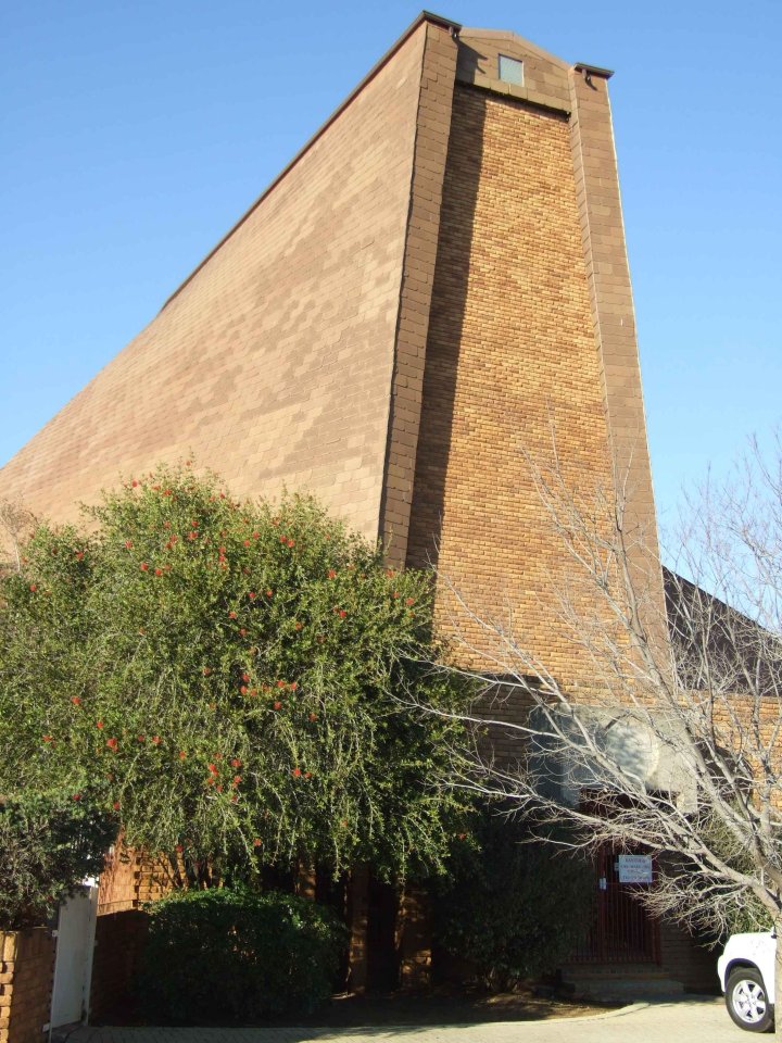 NW-POTCHEFSTROOM-Grimbeekpark-Nederduitsch-Hervormde-Kerk_02